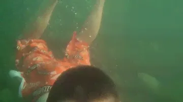 Xperia Active под водой